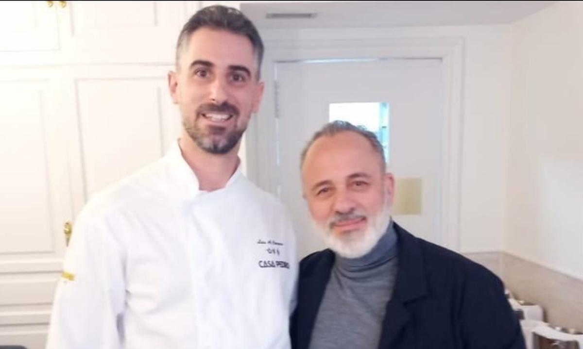 El actor Javier Gutiérrez en el restaurante de Zaragoza donde ha disfrutado esta semana.