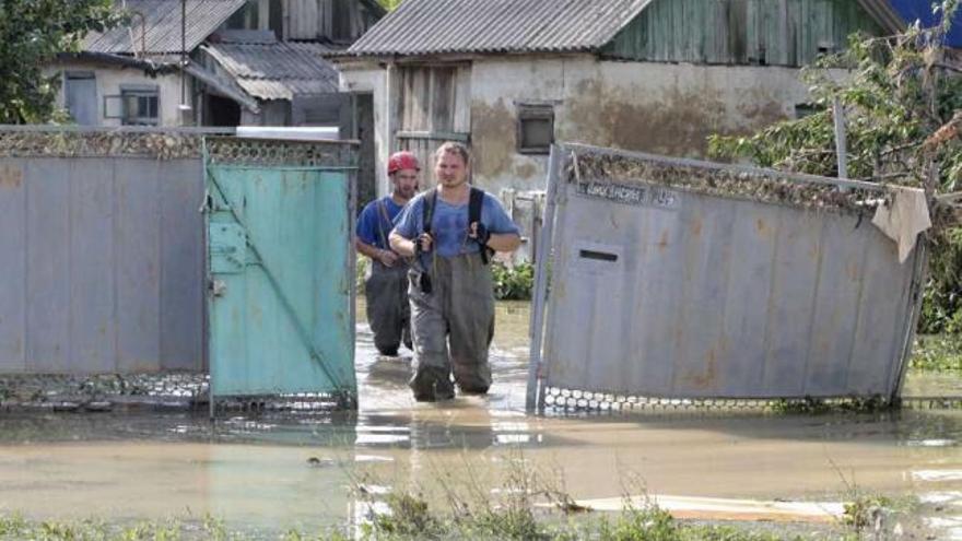 Rusia investiga la muerte de al menos 153 personas en las inundaciones