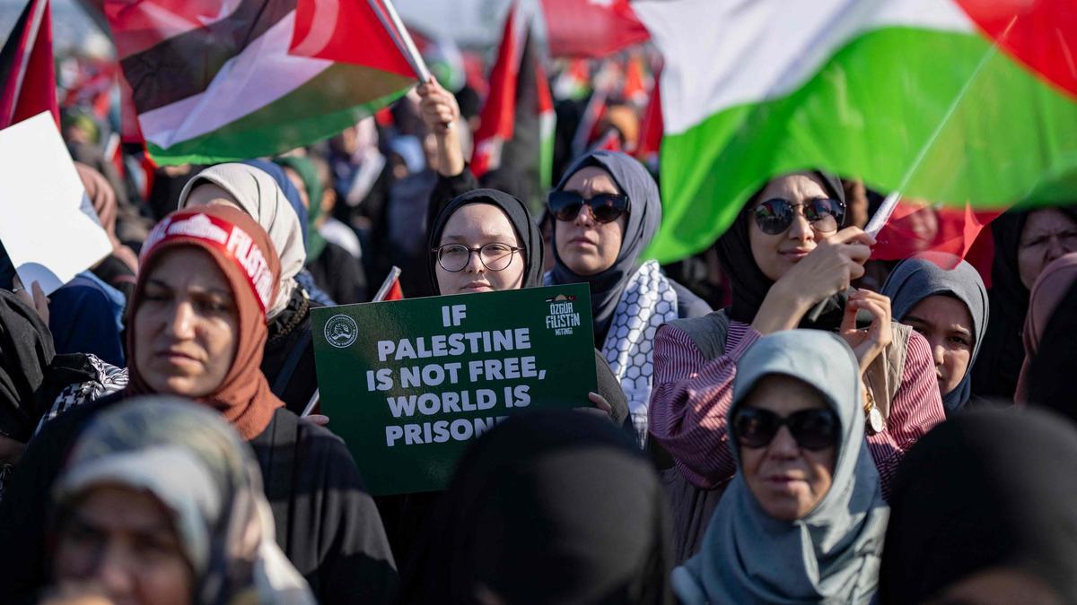 Protesta en apoyo del pueblo palestino en Estambul durante el conflicto entre Israel y Gaza