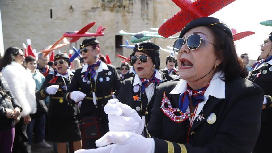 El pasacalles de Carnaval, en imágenes