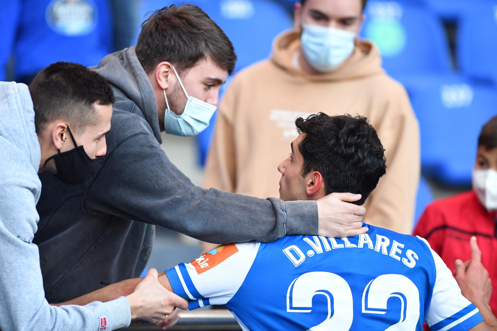 5.000 aficionados apoyan al Dépor en las gradas de Riazor