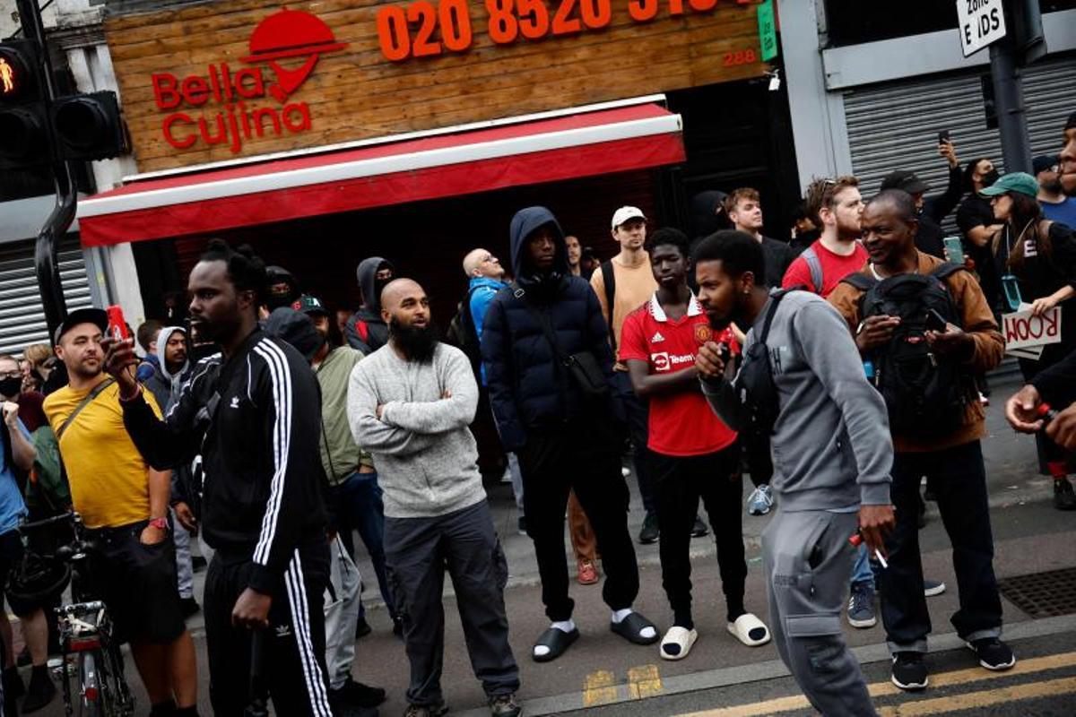 Multitudinaria manifestación antirracistas en Walthamstow, Londres