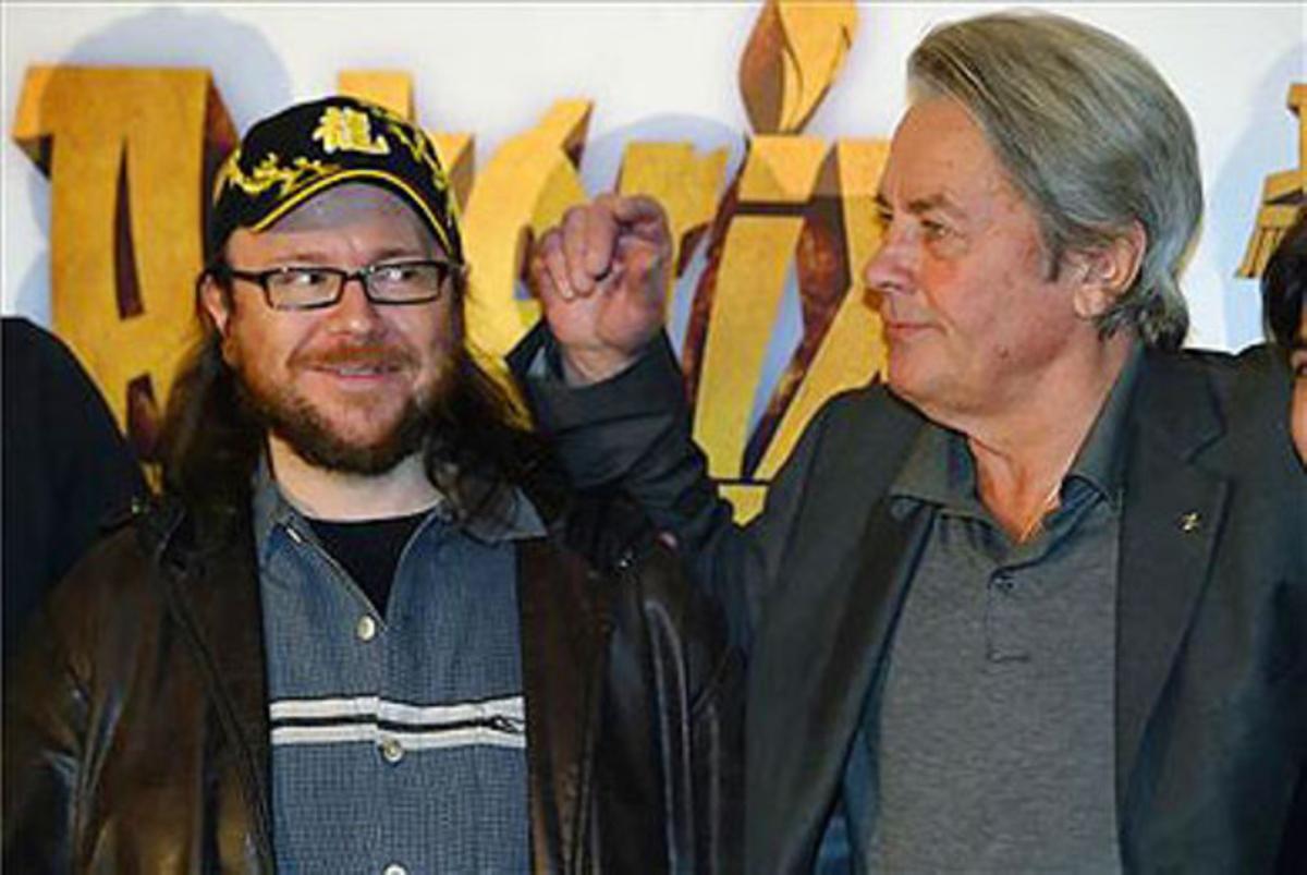 Santiago Segura i Alain Delon, en la presentació de la pel·lícula. Santiago Segura i Alain Delon, en la presentació de la pel·lícula.