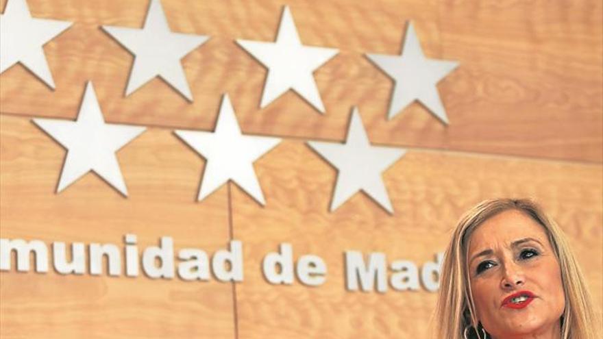 Cristina Cifuentes renuncia al máster fantasma para evitar su dimisión