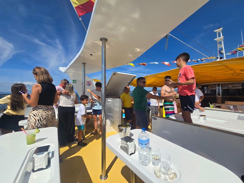 Así se disfruta de los catamaranes de O Grove.