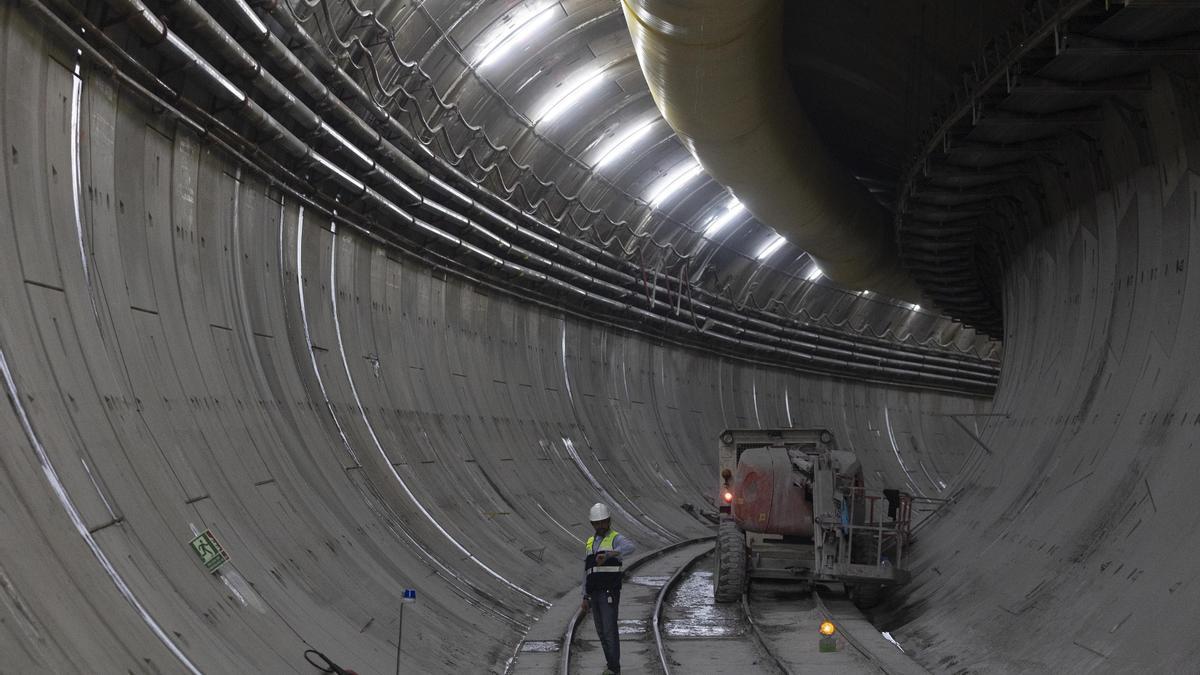 Obras de la L9 del metro. Visita a la tuneladora en el tramo entre Camp Nou y Mandri En la foto, tunel acabado tras el paso de la tuneladora FOTO de FERRAN NADEU