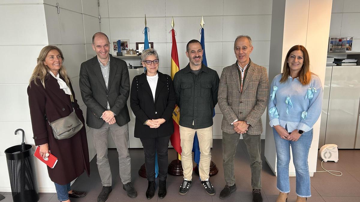Por la izquierda, Alejandra Cuadriello, Pablo García (viceconsejero de Política Sanitaria), Concepción Saavedra, Ángel García, Jesús Abad y Teresa Álvarez