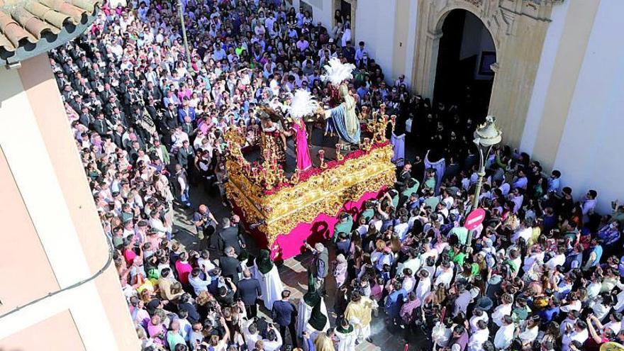 PARROQUIA DE SAN ANDRÉS. LA PUERTA DE ESTA PARROQUIA ES UNA CITA INELUDIBLE CADA DOMINGO DE RAMOS PAR VER SALIR A LA HERMANDAD DE LA ESPERANZA. | ÓSCAR BARRIONUEVO