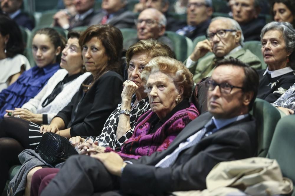 Homaneja a Barthe Aza en el Colegio de Médicos