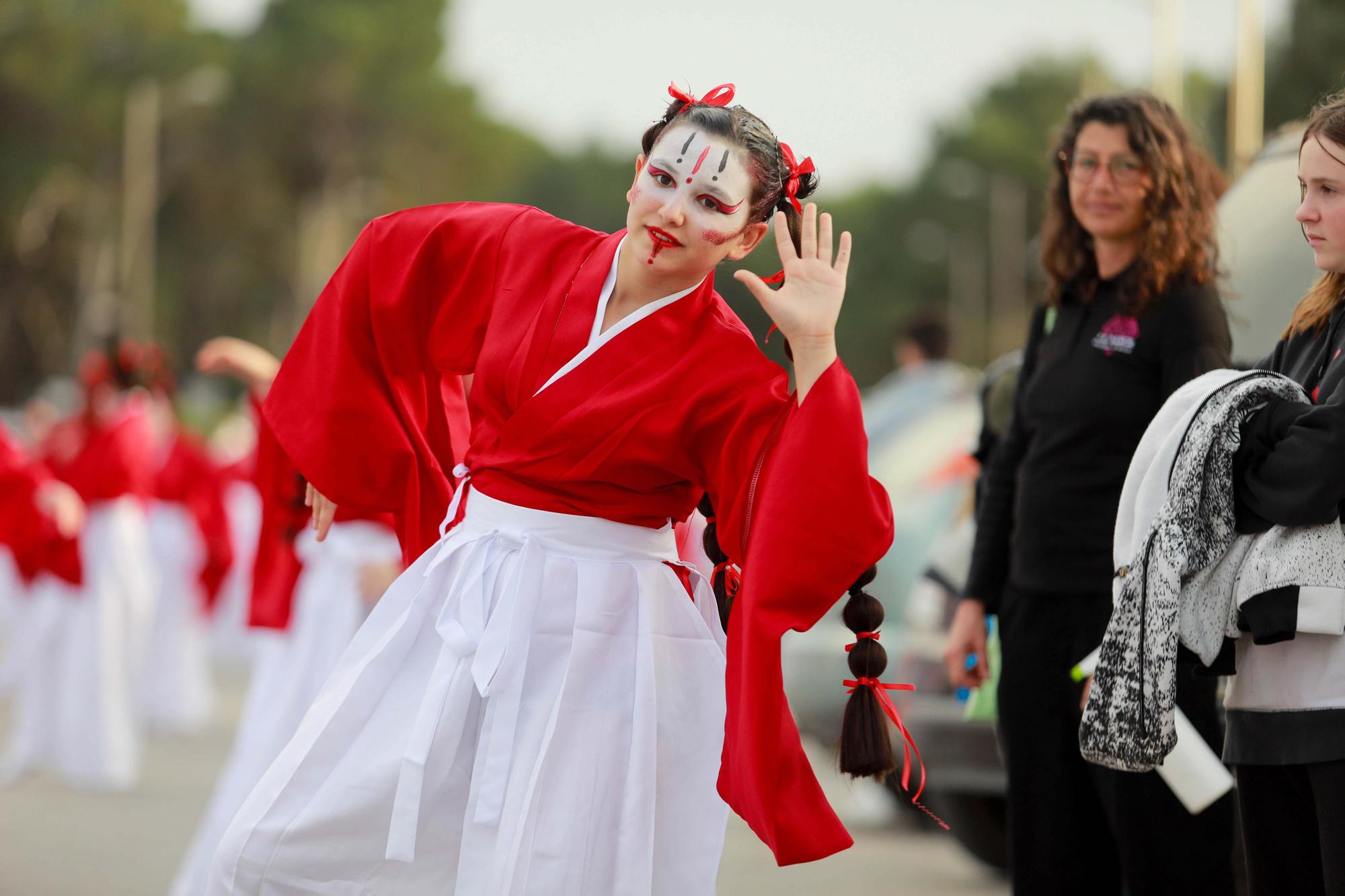 Todas las imágenes de la rúa de carnaval 2023 en Santa Eulària