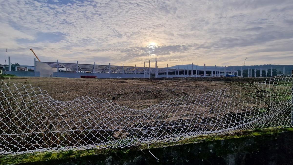 Una vista panorámica de la nueva factoría de STAC, en Catoira.