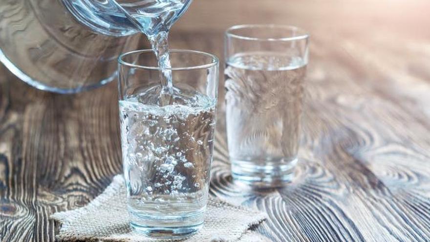 Beber agua del grifo no provoca cáncer: su cloración salva vidas