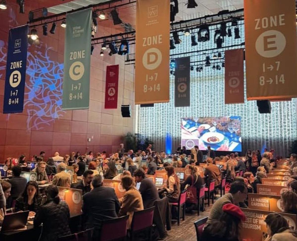 Representantes de recorridos enoturísticos en las jornadas de Oporto. | CEDIDA