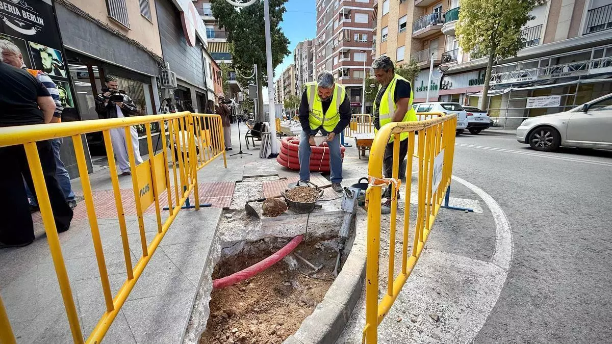 Elche empieza a poner coto a puntos negros del tráfico con semáforos más inteligentes