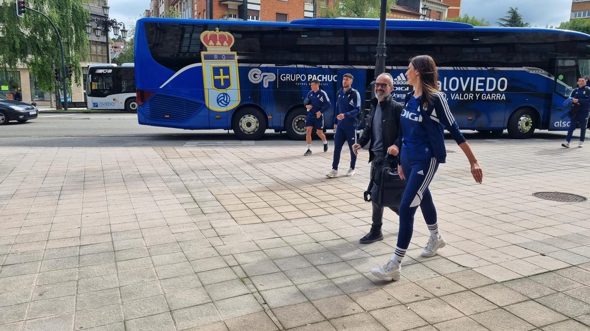 La plantilla del Oviedo se concentra antes del derbi.