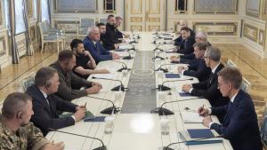 Zelenski pacta amb Trump cooperar per reforçar la seva defensa aèria