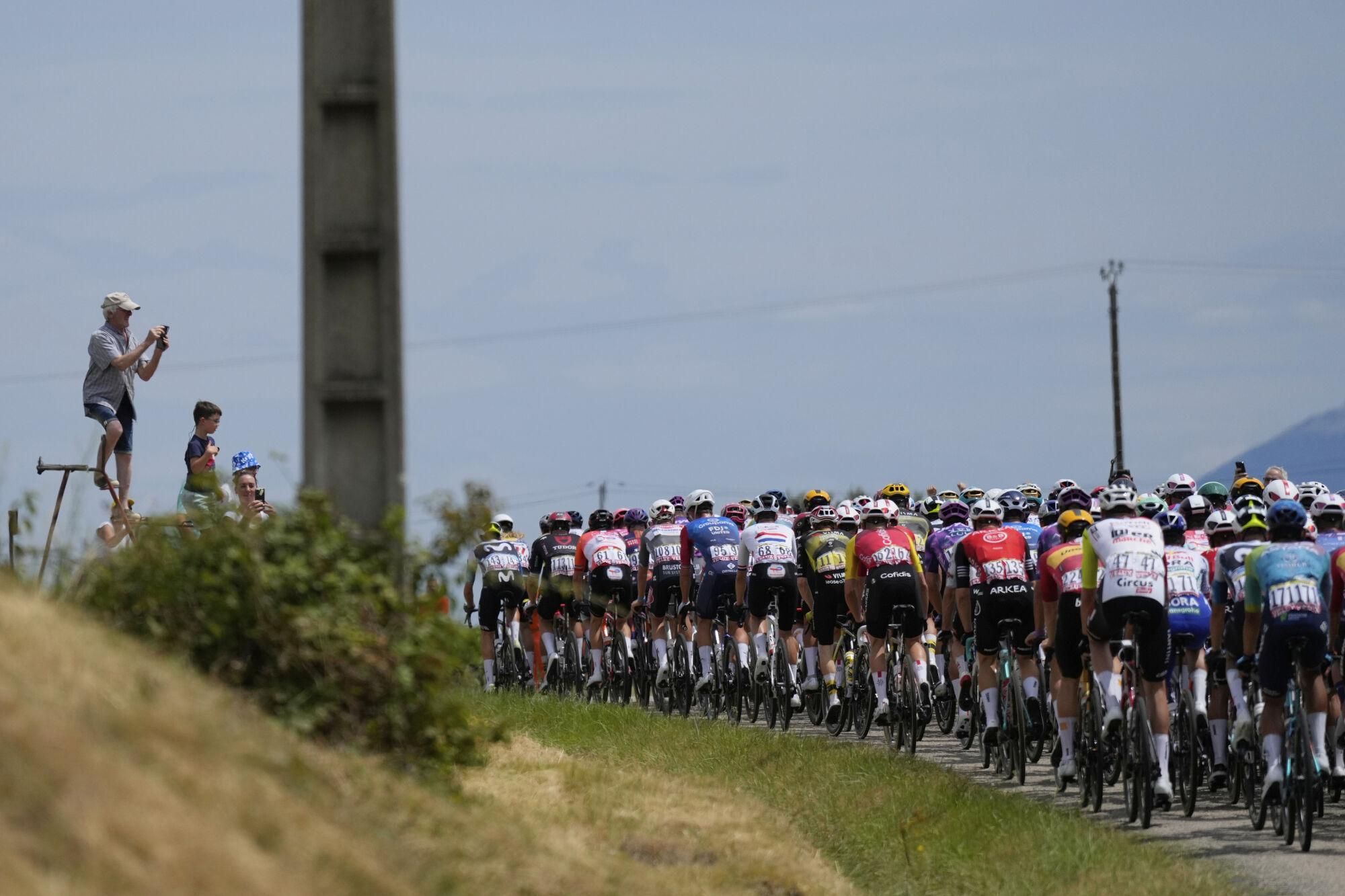 La etapa 17 del Tour de Francia, en imágenes