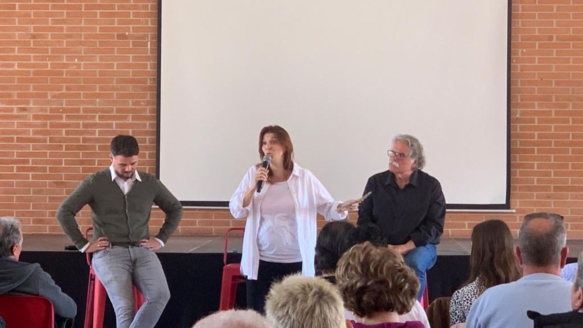 Gabriel Rufián, Carolina Telechea i Joan Tardà en la presentació de la candidata aquest migdia