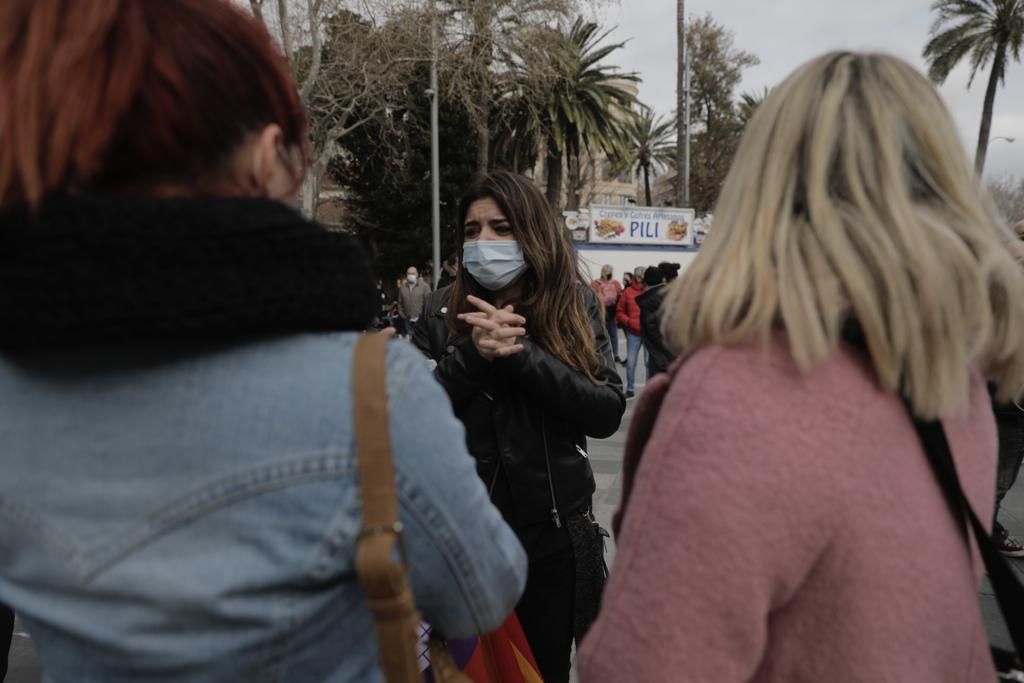 Cerca de cien personas participan en la manifestación de la Resistencia Balear