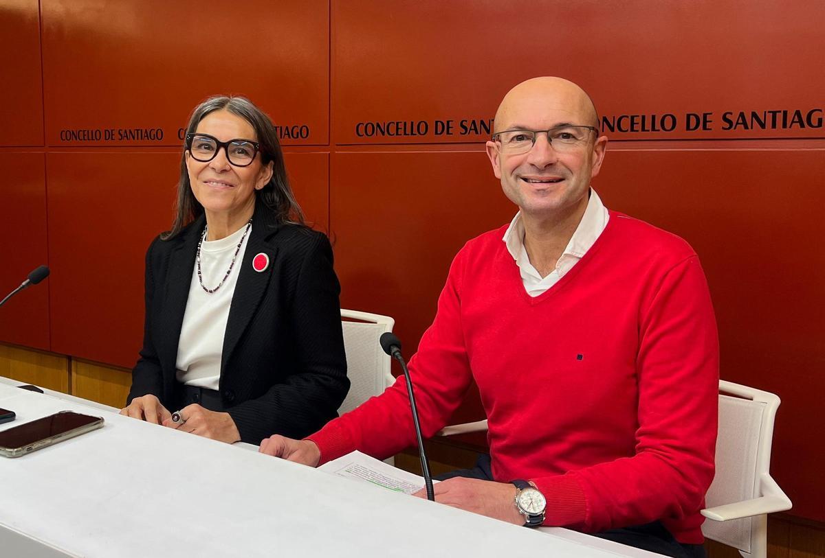 Os concelleiros non adscritos Mercedes Rosón e Gonzalo Muíños