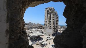 Un mes després de l’acord amb Israel, l’ajuda continua sense arribar a Gaza, i la UE, sense prendre mesures