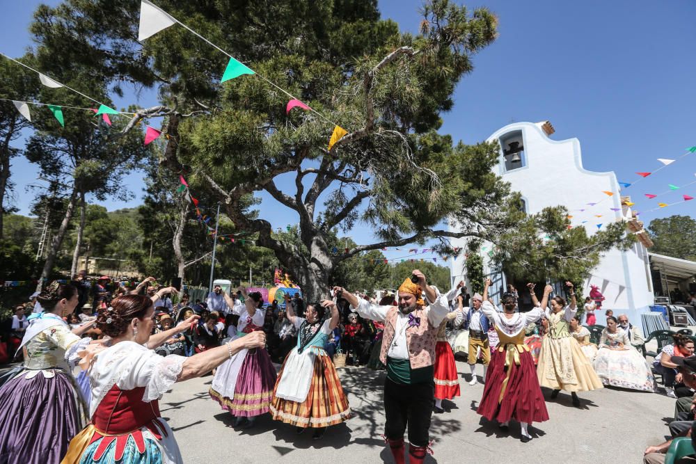 Sant Vicent une a tres pueblos