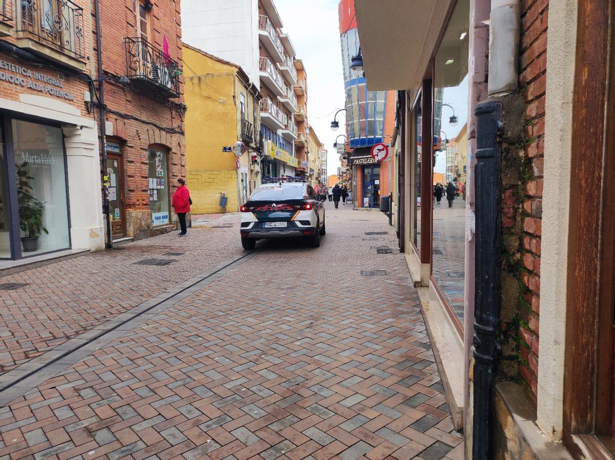 El robo con fuerza se ha producido a las dos menos diez de la madrugada en el número 2 de El Ferial.