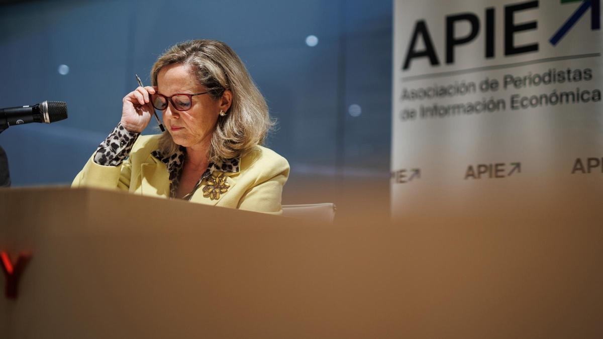 La vicepresidenta económica, Nadia Calviño, en las jornadas de la APIE.