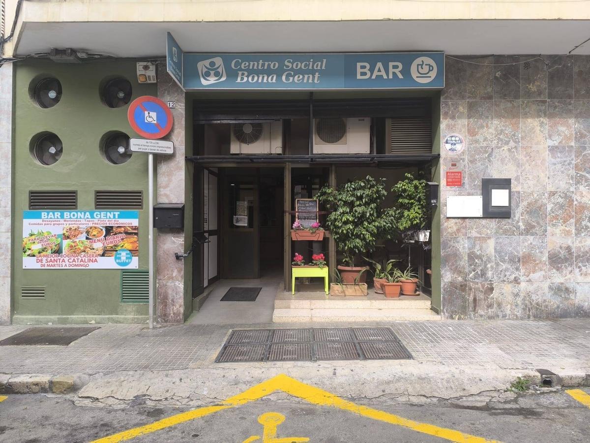 Recorrido por los bufets de comida mallorquina más populares de la isla