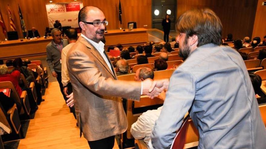 Lambán promete &quot;reconstruir&quot; los &quot;destruidos&quot; servicios sociales