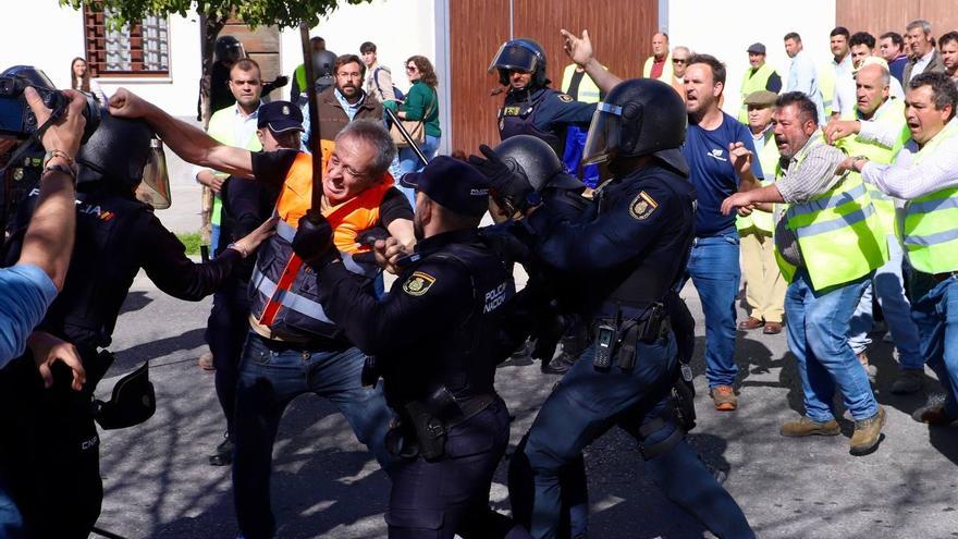 La protesta del campo en Córdoba se salda con disturbios, tres detenidos y nueve policías heridos