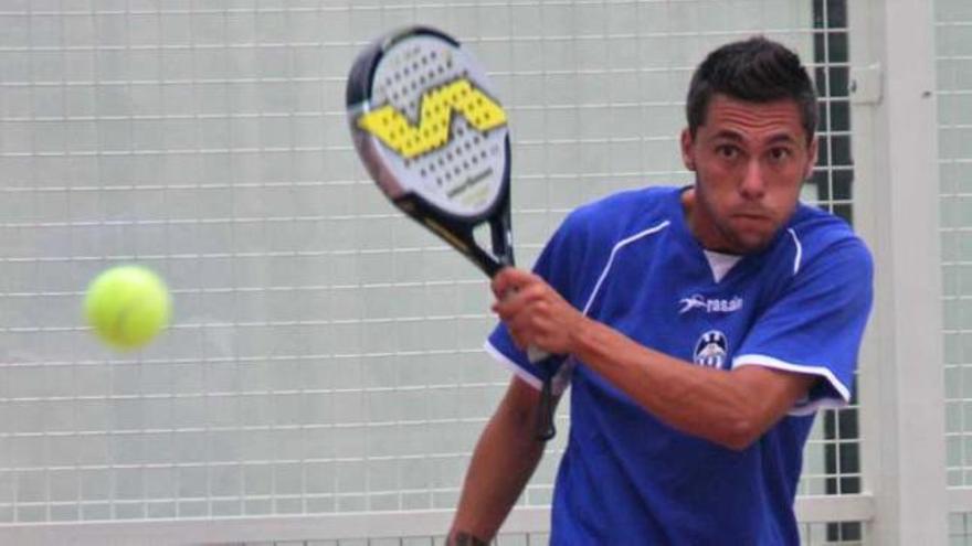 El valenciano Omar Monterde en plena acción.