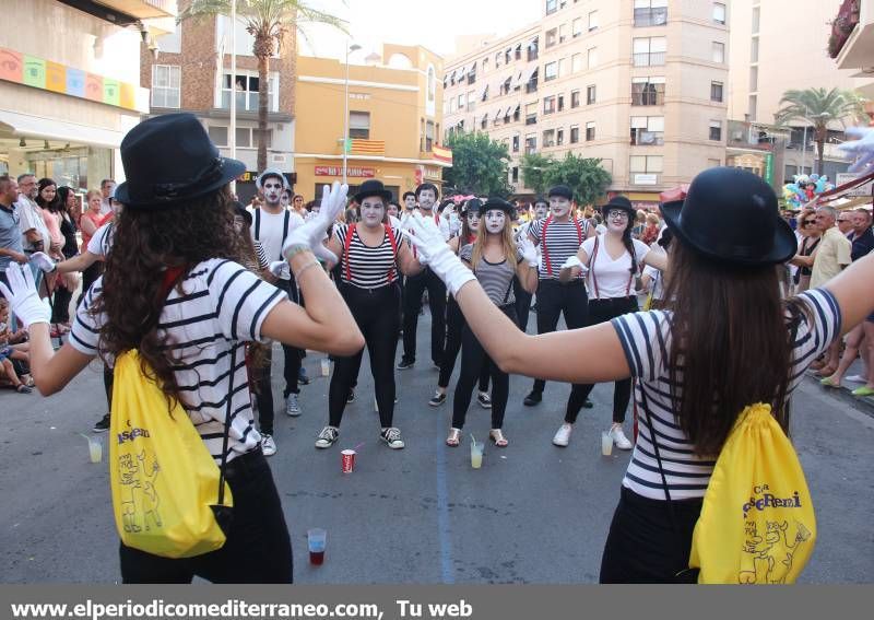 Desfile de peñas y toro