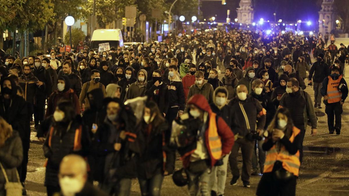 BARCELONA 22/02/2021  Política.  Séptmo día de protestas por encarcelar a Pablo Hasel Arc de Triomf       FOTO de FERRAN NADEU