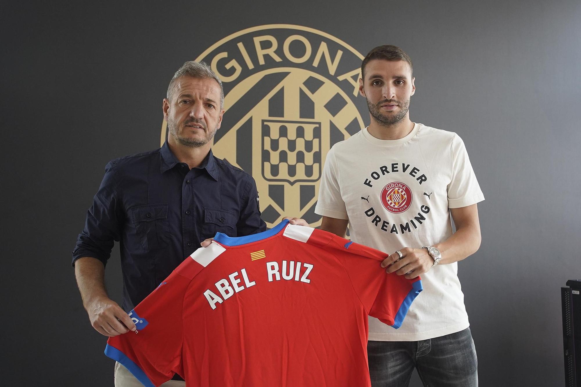 Les imatges de la presentació d'Abel Ruiz, nou fitxatge del Girona FC