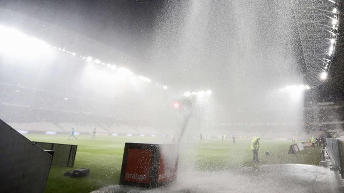 El partido de fútbol entre el Niza y el Nantes que debía disputarse en el estadio Allianz Riviera fue suspendido a causa de la lluvia torrencial