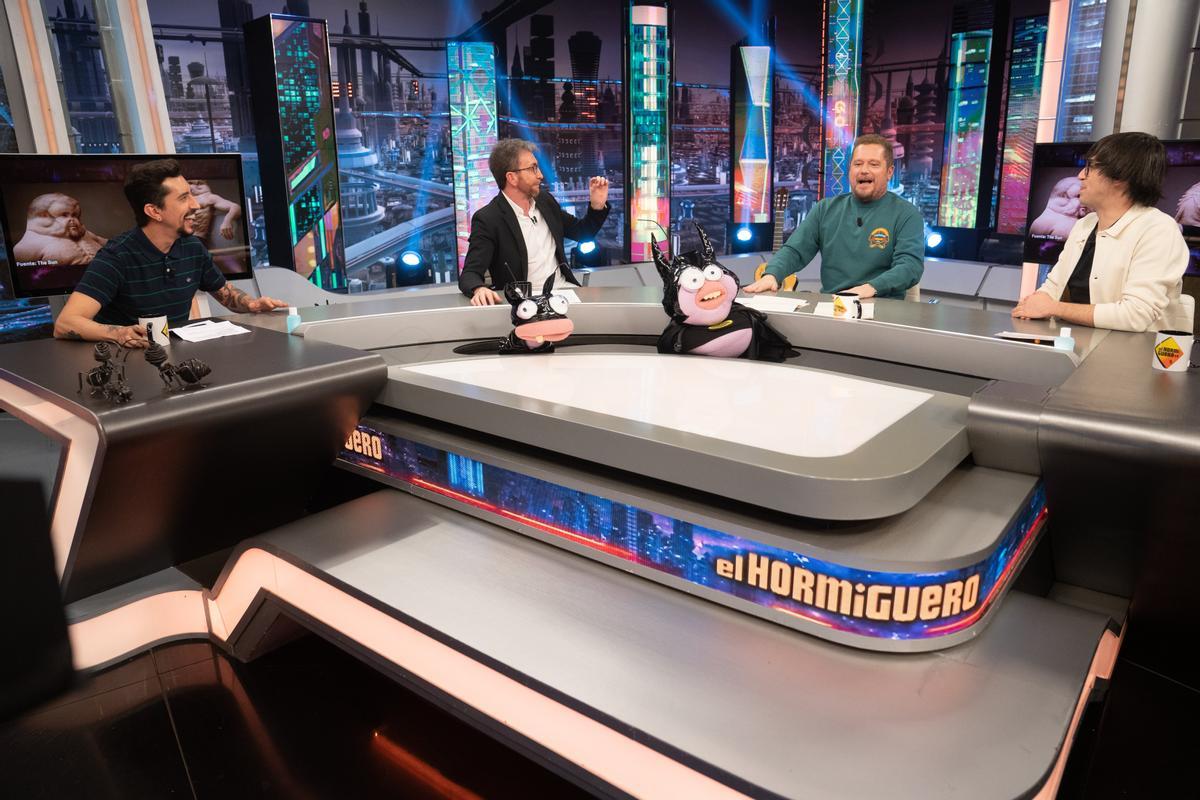 Pablo Motos junto a algunos de sus colaboradores habituales.