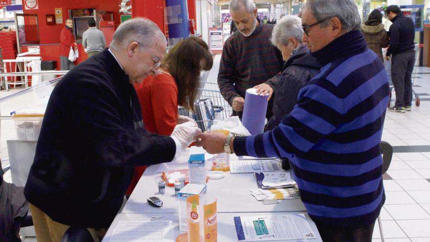 Cientos de glucemias en el Día de la Diabetes