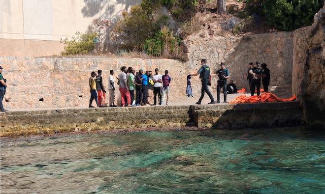 Desembarcan 33 migrantes subsaharianos en Mallorca e interceptan a otros doce en Cabrera