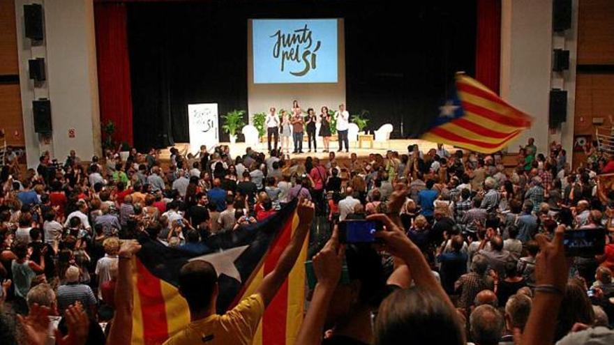 1.400 persones van assistir ahir a l&#039;acte de Junts pel Sí a Valls