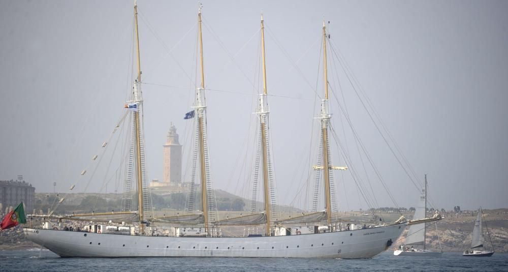 La Regata de Grandes Veleros abandona a A Coruña