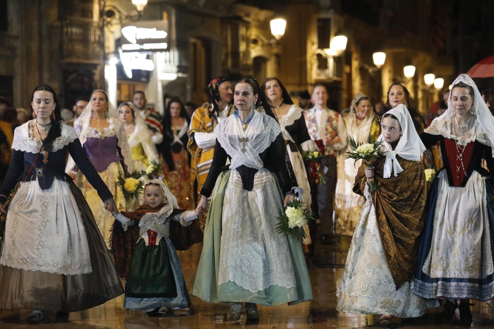 Búscate en el primer día de ofrenda por la calle Quart (entre las 20:00 a las 21:00 horas)