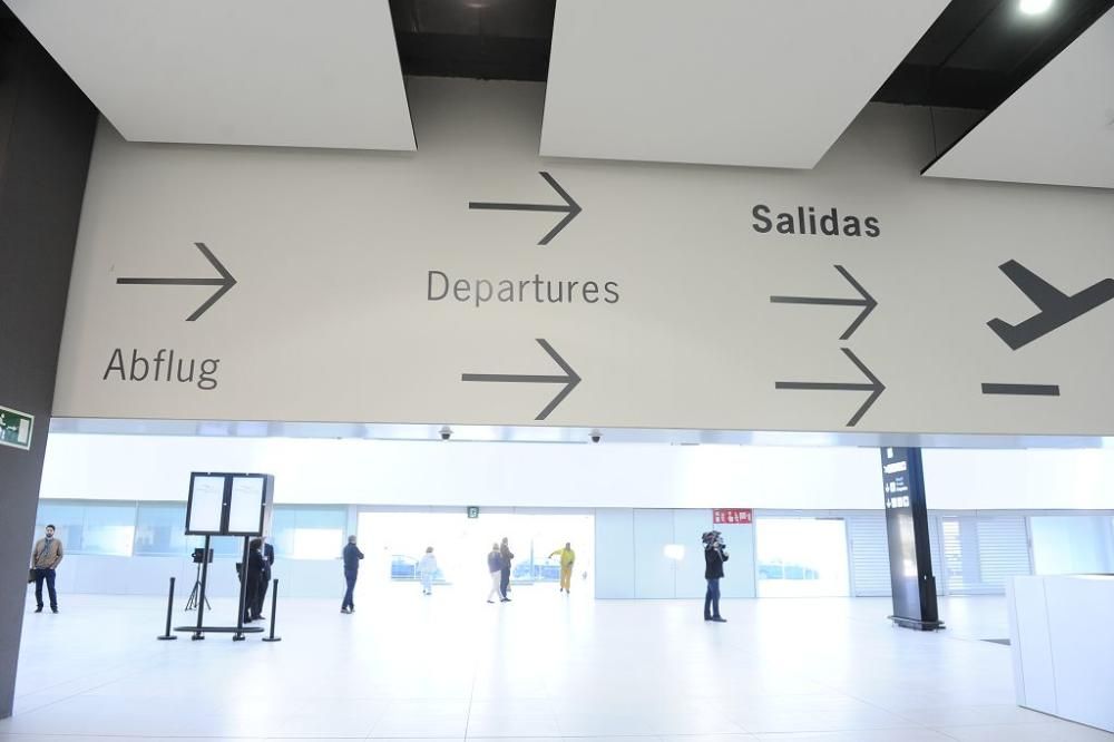 Ruta en imágenes por el aeropuerto de Corvera