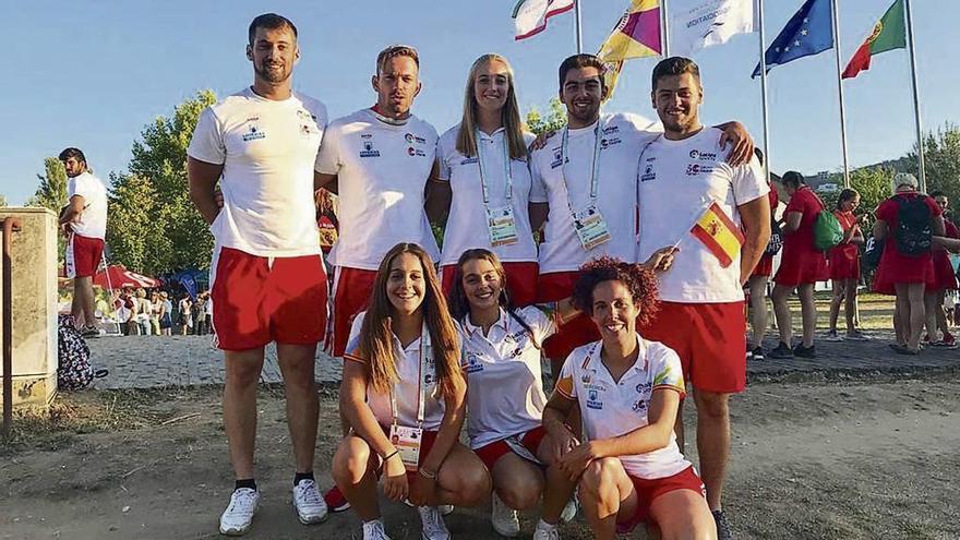 Imagen de los kayakistas gallegos que acuden a Coimbra. // FdV
