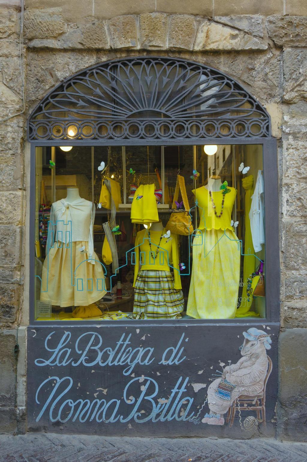 Tienda en la Via Bartolomeo Colleoni de Bérgamo.