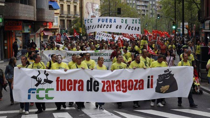 Zaragoza aúna hoy la huelga en los parques y los paros en el autobús