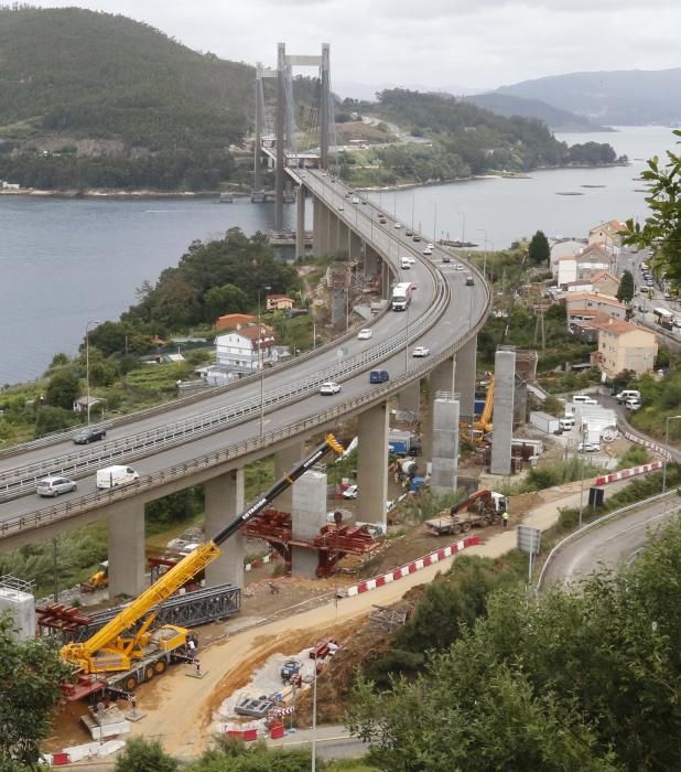 Trabajos en el puente de Rande // R.Grobas