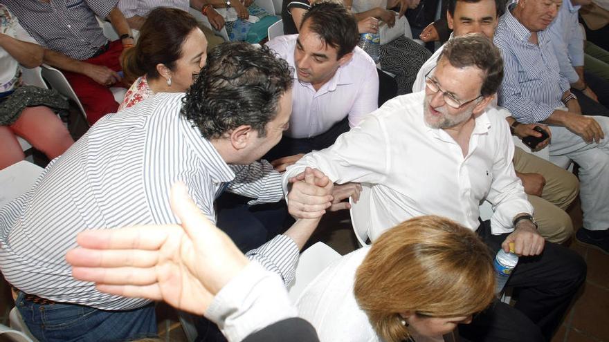 Rajoy pide el voto a los "españoles que se sientan moderados"