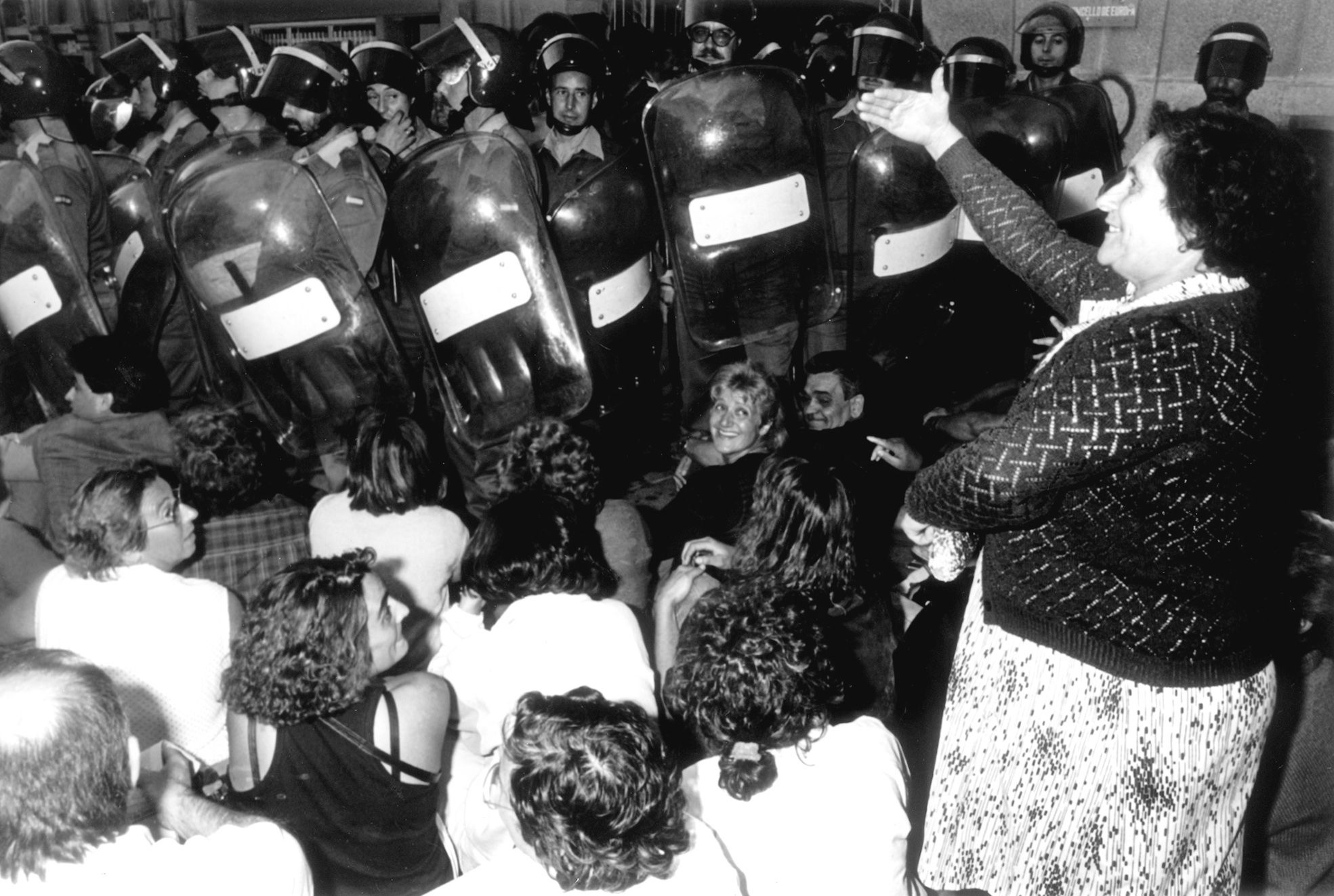 El conflicto de la contribución en Cangas: protestas y un alcalde asediado que no pudo volver a entrar en el Concello