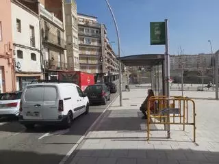 L’Ajuntament ‘apropa’ als veïns del carrer de Gaudí de Manresa una parada de bus, però no recupera les anul·lades